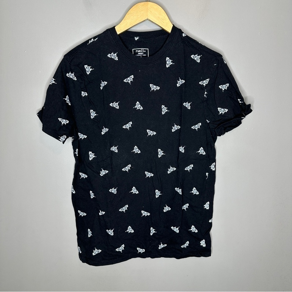 Rue 21 Jersey straight hem butterfly crewneck tshirt